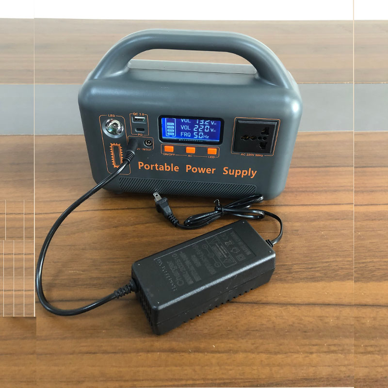Dış Mekan Kullanımı İçin Taşın - Solar Emergency Charger incelemesi ve fiyatı